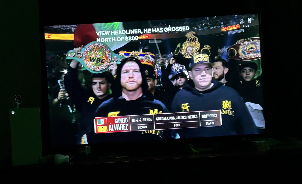 springbranch71e's tweet image. The GOAT. #Netflix #BoxingNews