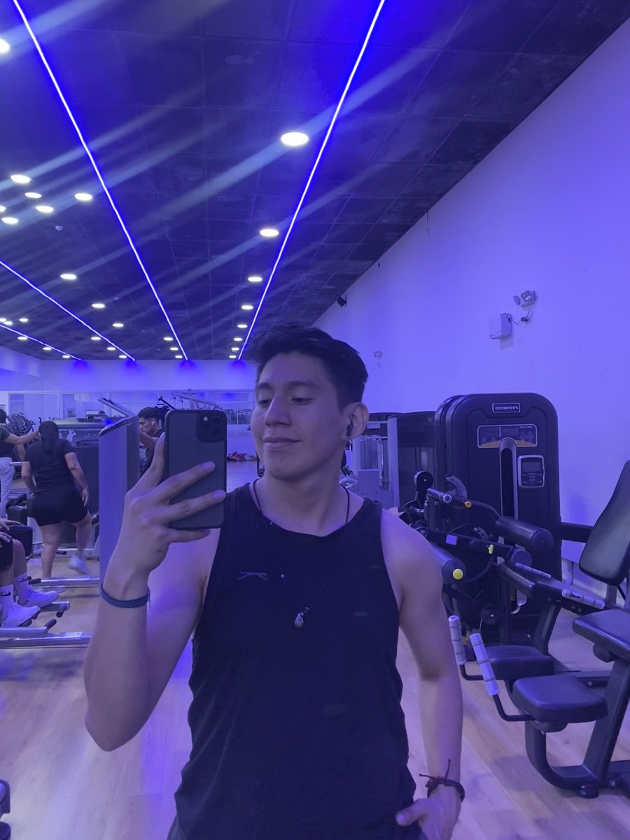 Manito2001's tweet photo. Hi😊 #gym #htgym #Motivation #Loveyourself #gye https://t.co/AjwiYdzjHy