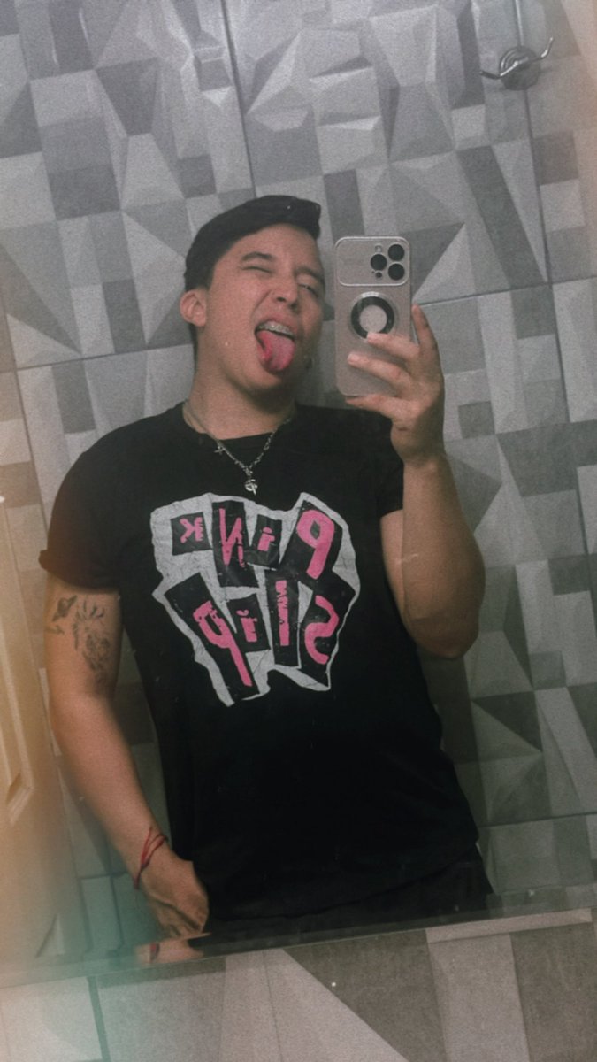 ArielR27's tweet image. Alex Play… Take me away by freaky Friday #FreakyFriday #PinkSlip