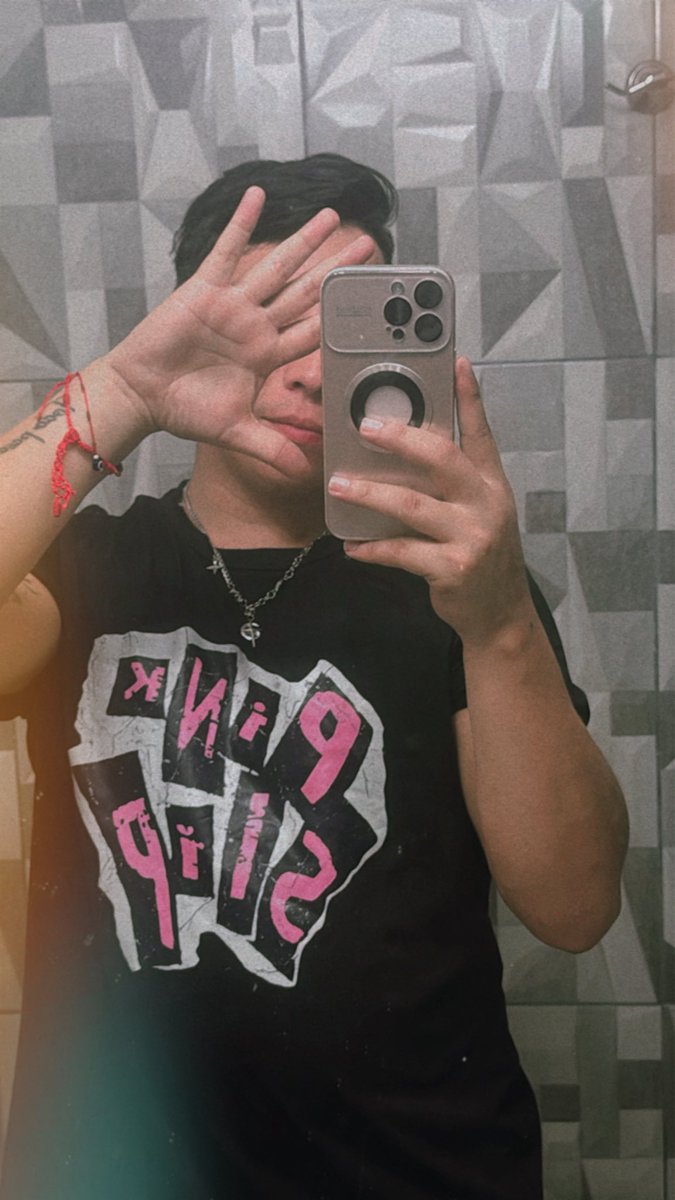 ArielR27's tweet image. Alex Play… Take me away by freaky Friday #FreakyFriday #PinkSlip