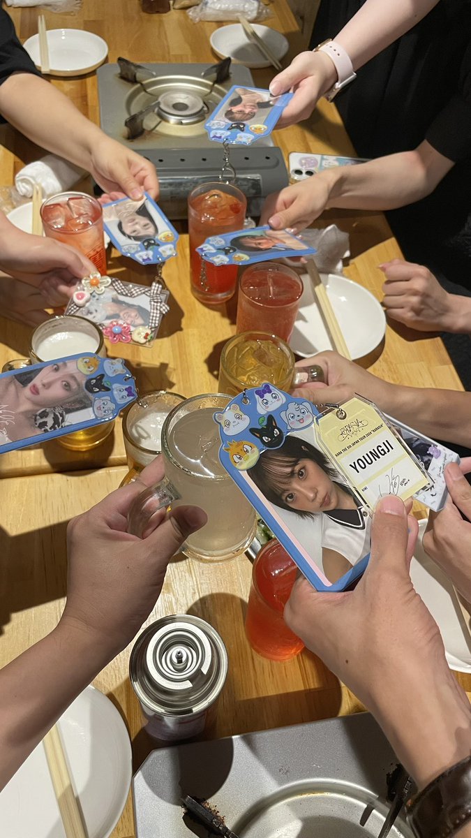 kkgsu5's tweet photo. KAMILIAオフ会ランチィ〜はじまた〜。 https://t.co/cA9kFelsBO