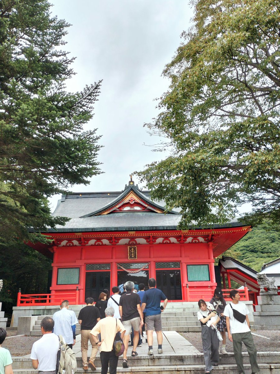 HbHcci's tweet photo. 今日は群馬の赤城山に来ています。

赤城神社⛩️と大沼によってきました。

標高が1400メートルくらいなので、暑さも忘れ、爽やかな涼しさが広がってます。

緑に囲まれ心もリフレッシュしてます。 https://t.co/pg38scgKmf