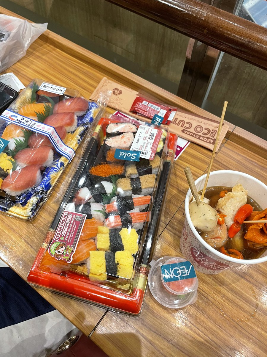 ceresssyek's tweet image. akhirnya setelah 9 bln bisa sushi date lg sm paksu, maaciw paksu💝