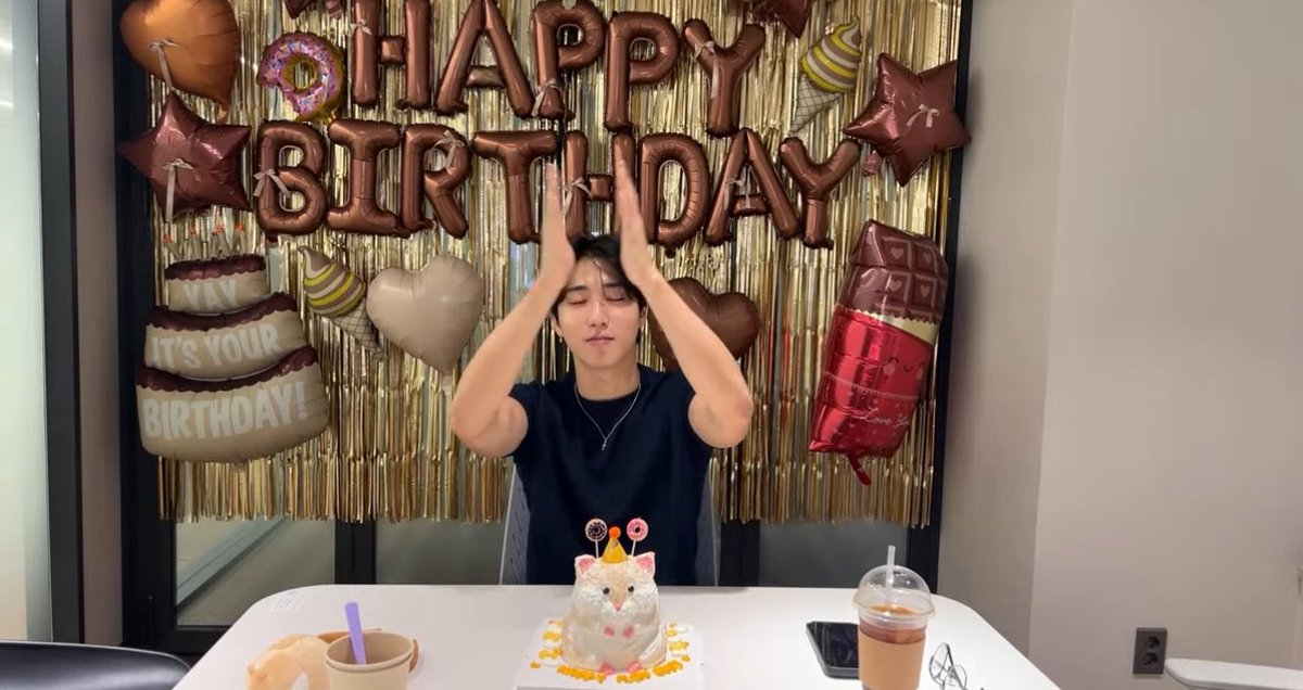 한쥐님의 생일을 축하합니다 https://
🐿️YouTubeライブ始まったよ🎂
youtube.com/live/IM3-RVCb7… <a href="/YouTube/">YouTube</a>より