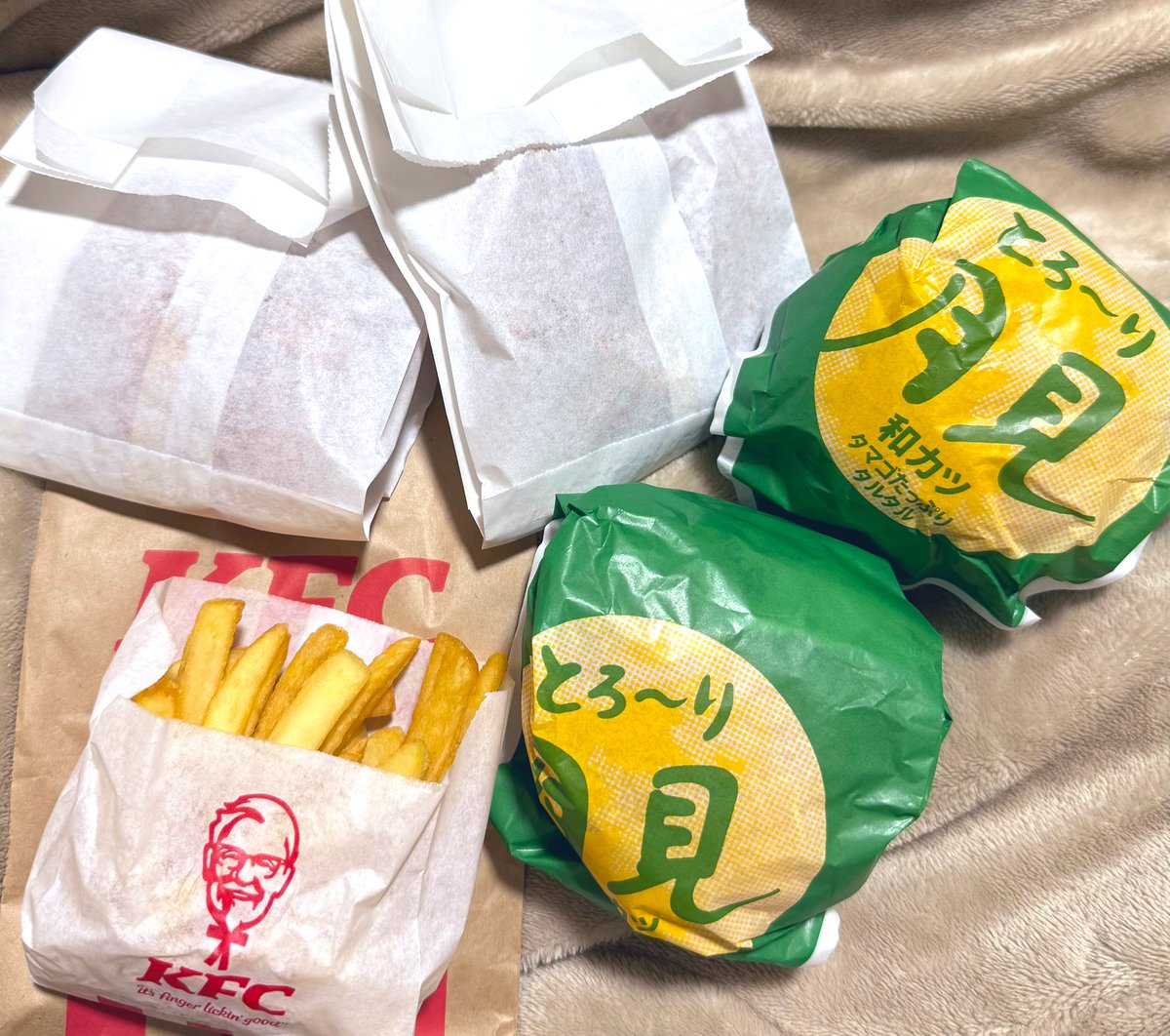 🍗🍔✨𝑲𝑭𝑪✨🍔🍗
月見カツバーガー食べた😋

マック月見VSケンタ月見
                     ⬇️
ケンタ月見優勝✨🥇🏆✨

 #日常垢さんと繋がりたい  #日常垢