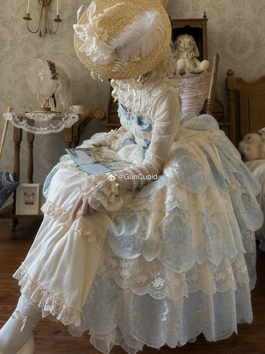 * antique sheep ✵ * クリーム色リボンの キュートな羊さん antique sheep ✵ * クリーム色リボンの キュートな羊さん