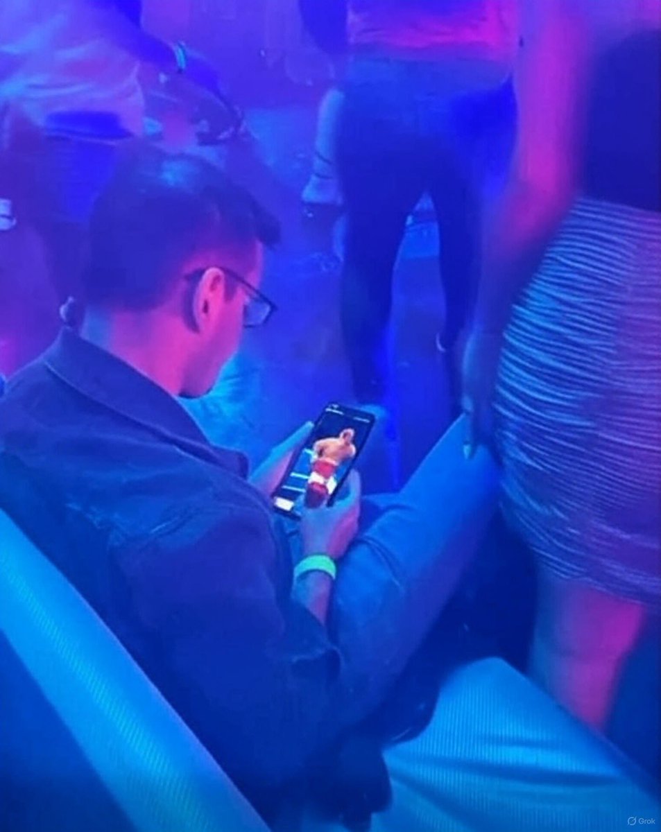 Me drunk af at the club watching Canelo vs Crawford