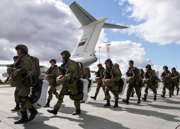 रूस-बेलारूस संयुक्त सैन्य अभ्यास, पश्चिमी देशों में चिंता।
#RussiaBelarus #MilitaryDrill