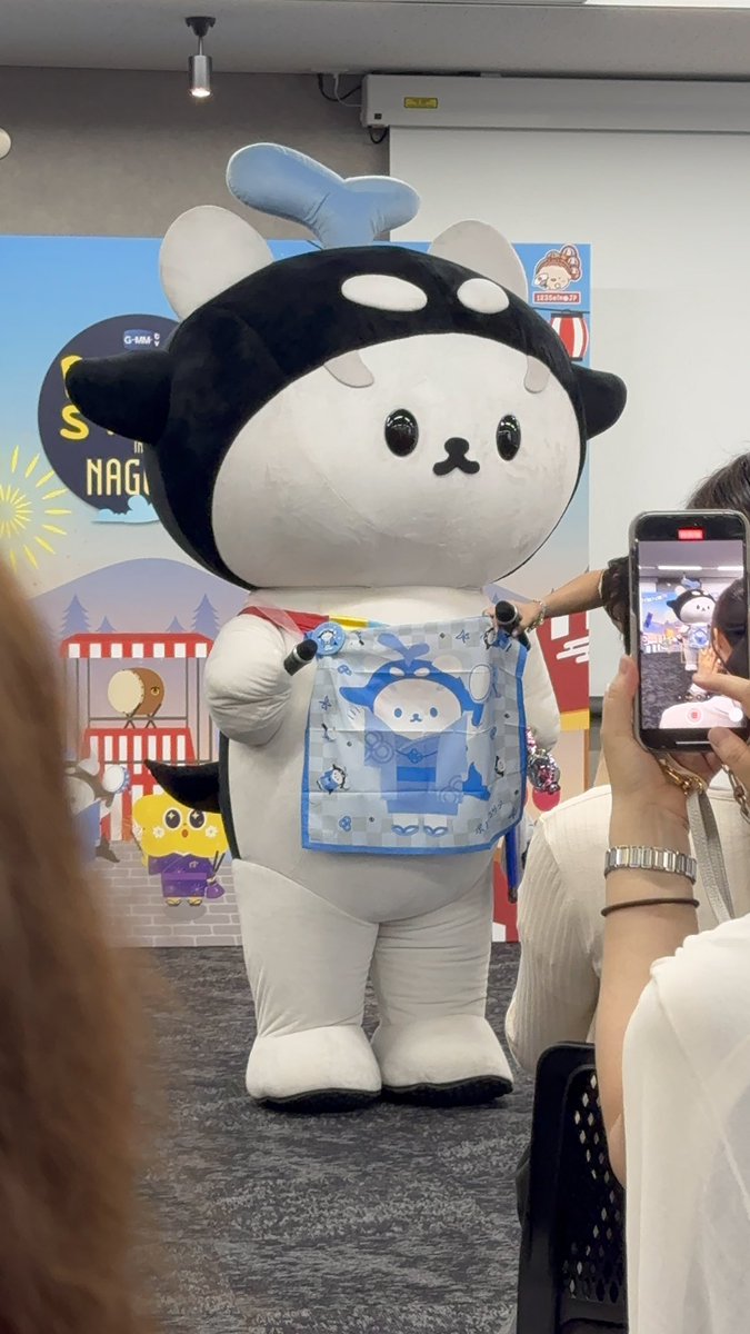 かわいいよぉぉぉー！
日本のファンのことは［ねね］って呼んでくれるんだって💙（お姉さんのねぇねぇかな？）

ずっとかわいい😭！！！

#GMMTVPOPUPSTOREINNAGOYA2025
#POLCASAN #TayNew #เตนิว #tawan_v #newwiee