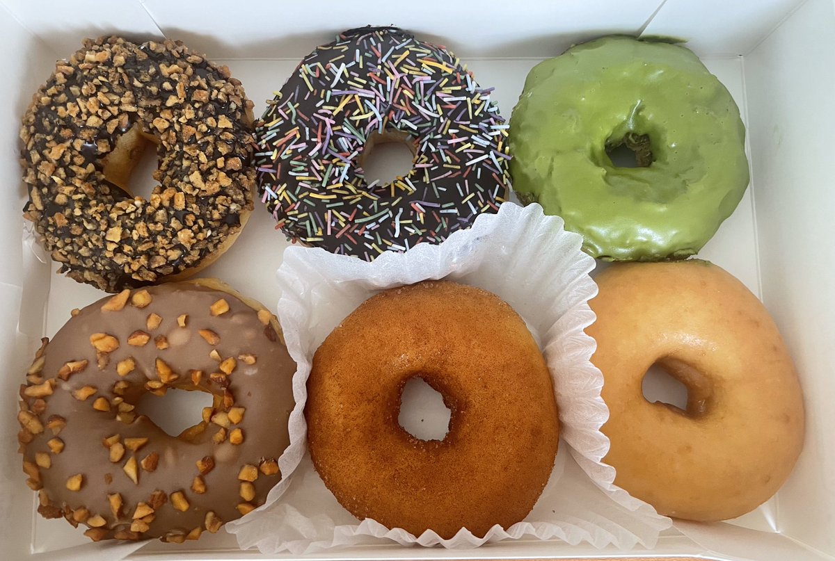 ロケットナウで
クリスピークリームドーナツを注文🍩

「本当にお店と同価格」なのって疑ったけど、店舗より16円高いだけ🫢
手数料なしは🉐

友達紹介経由でDLすると
4,000円→5,000円にクーポン額UP‼️

お探しの方は活用してね💁‍♀️
share.rocketnow.co.jp/lJ5epnVcEWb