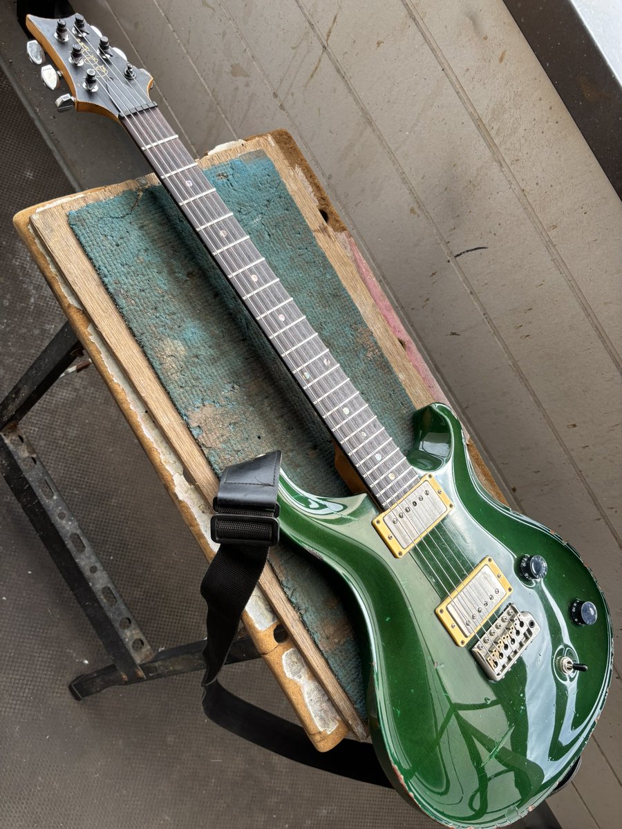 強炭酸のメロンソーダみたいな音がします