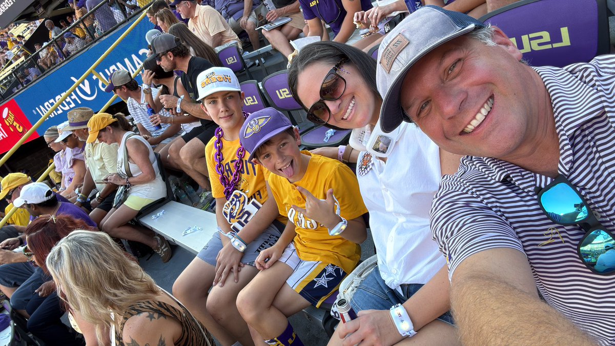 Cajunkid5's tweet photo. #LSU #lsusocialstadium https://t.co/4Ldsh0YSnk