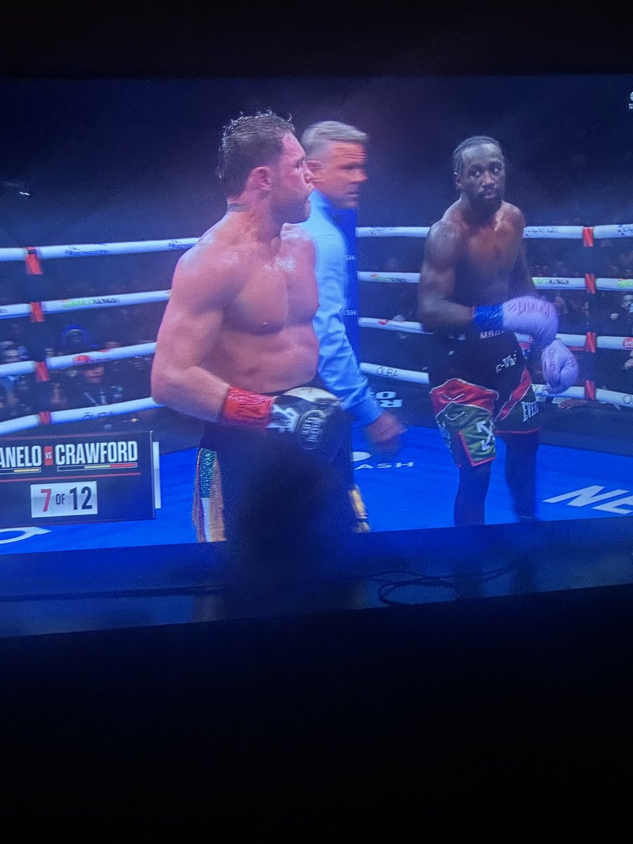 Canello getting his ass whooped 🤦‍♂️🤦‍♂️🤦‍♂️🤦‍♂️