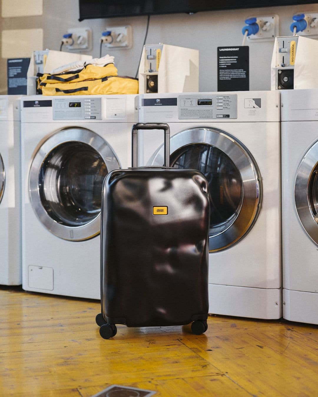 CRASHBAGGEGE クラッシュバゲージ ブラック キャリーケース CRASH