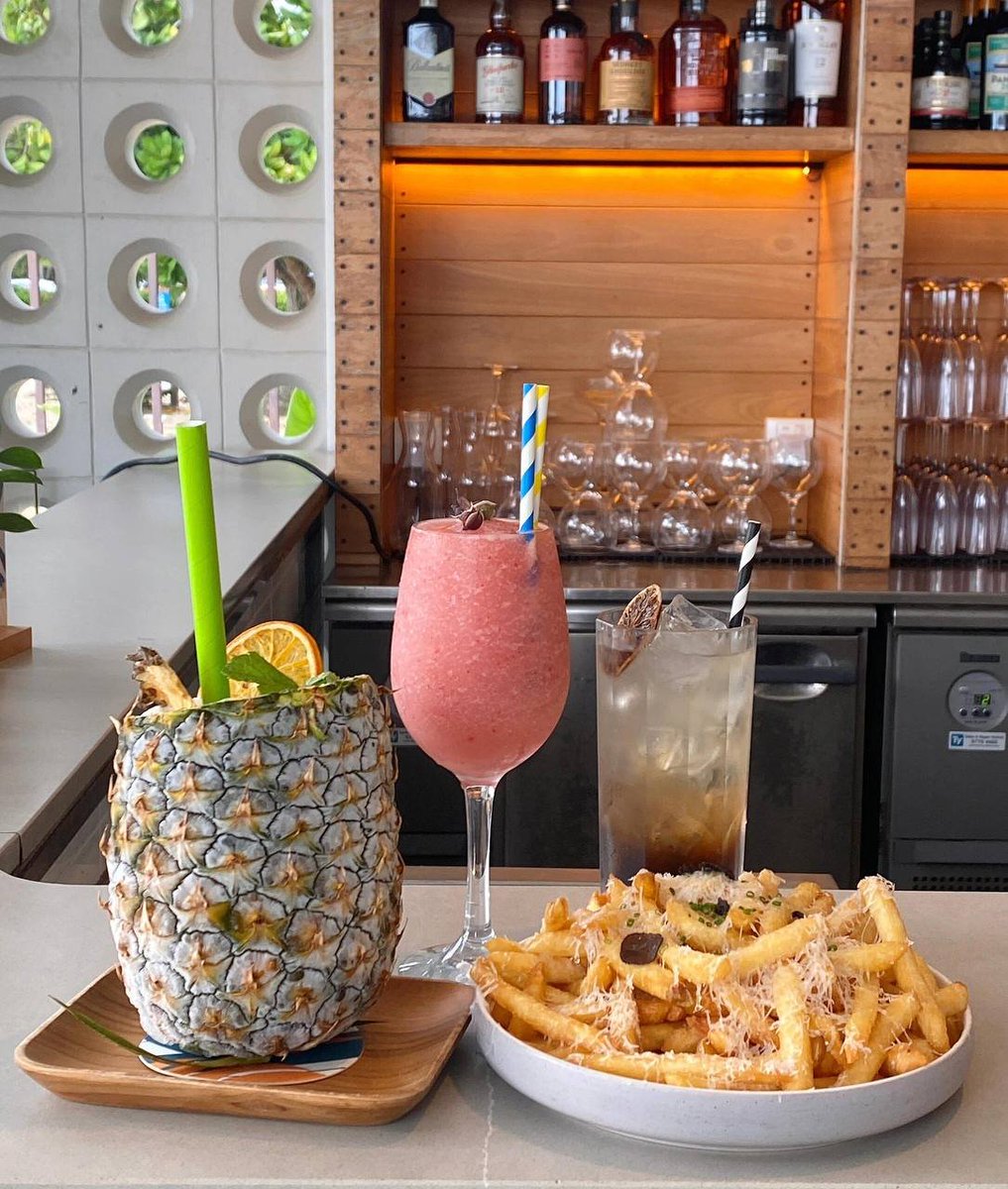 美しい週末、仕事は必要なく、ショッピングで疲れたら美味しいアフタヌーンティーを楽しんで、ハハハ、女性の本性ですね。午後はまたショッピングに行きます。✨💖