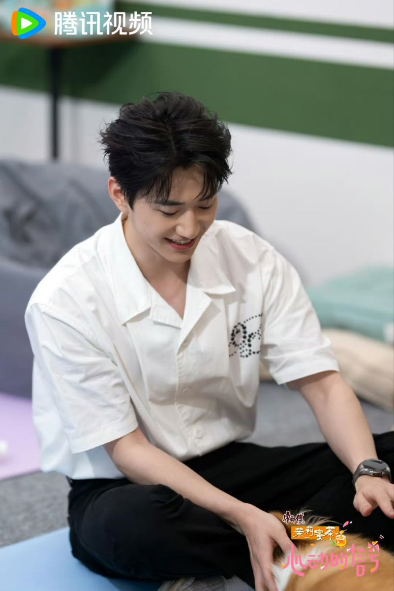Iheartu02's tweet photo. Wang Lechen's words tomorrow...

"some people are just suitable to being comrades..."
Finally getting the long awaited rejection...

Note: Damn he's handsome 🔥🔥🔥
#HeartSignalS8 https://t.co/JvsJb20j3p