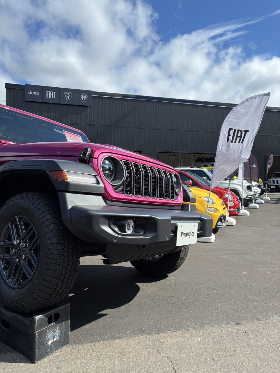 fiatsapporo's tweet photo. 本日もイベント日和！

#jeep #ジープ #輸入車 https://t.co/MPlcfVbLs8
