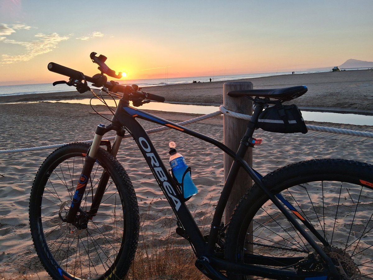 Sunrise ride on my new bike 🇪🇸🌞🚴‍♂️