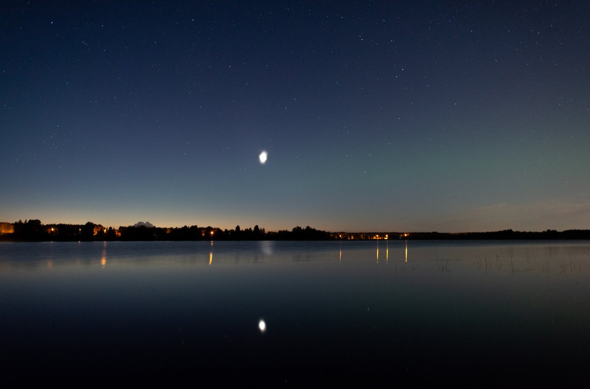 Jariy's tweet image. Space X:n Falcon9 näkyi hienosti eilen illalla noin klo. 22.13. #falcon9 #rocketlaunch