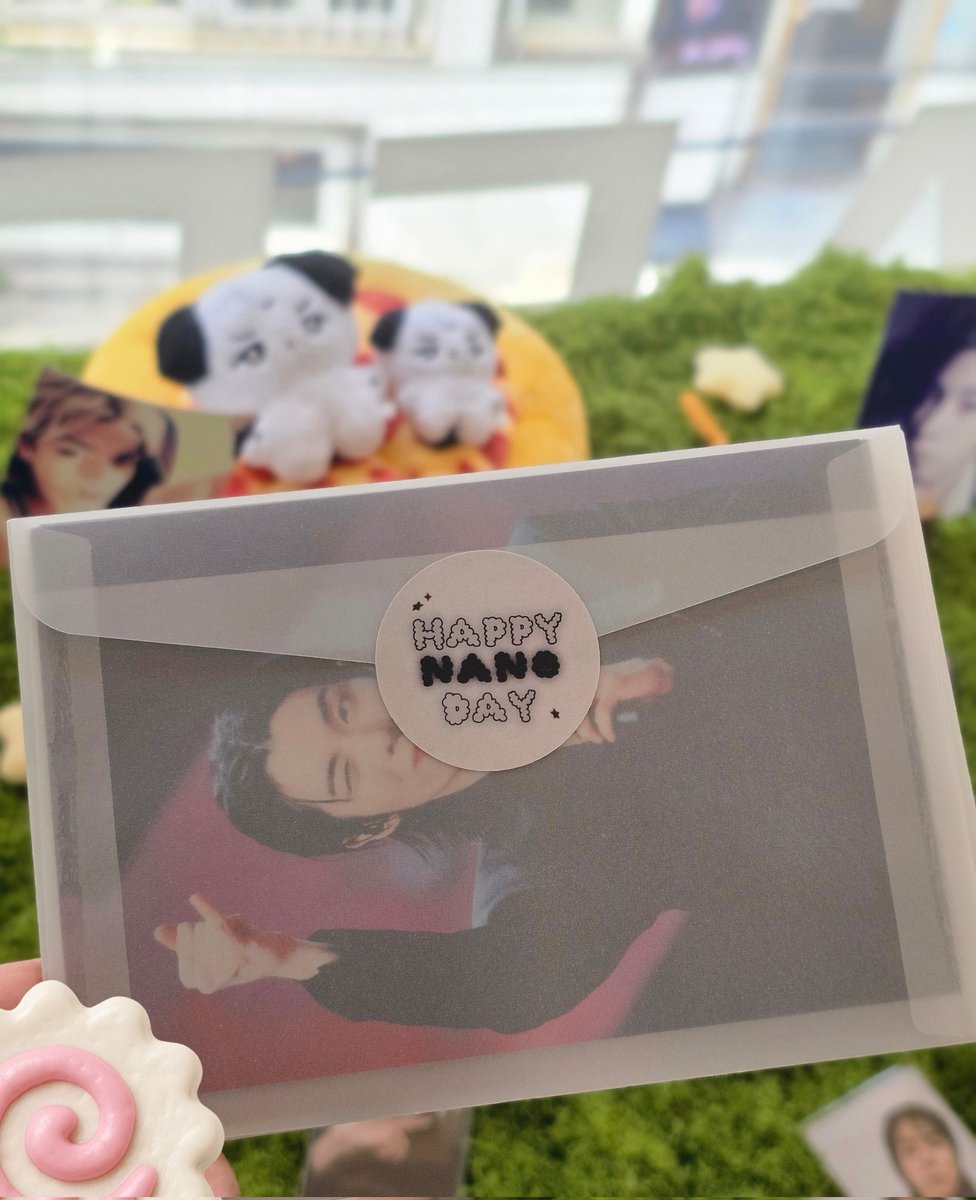 moa0JN's tweet photo. 재호 생일카페 나눔존에 놓고갑니다 
해피나노데이 🎂🎉 https://t.co/p8Ttu1nnuq