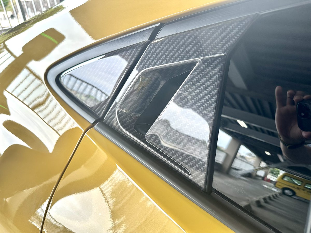 tomoparu's tweet image. #60prius
#secondstage 
ピラーガーニッシュ&amp;amp;
ドアミラーカバー
付けました
いい感じ❤️