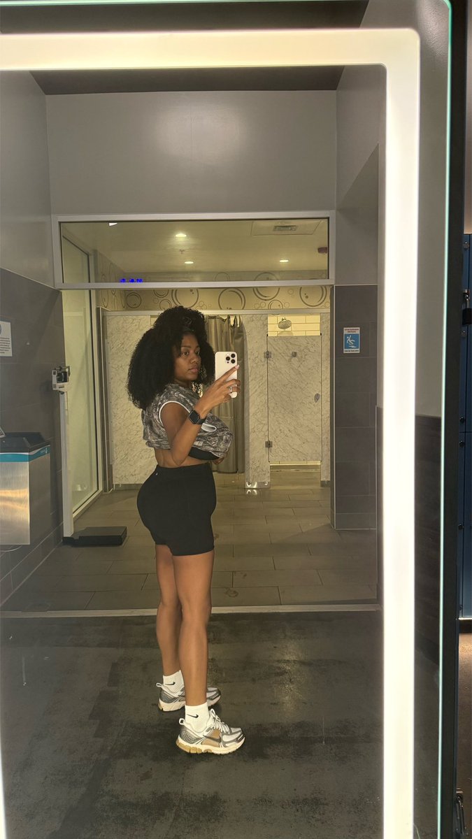 Ash Cash tweet media