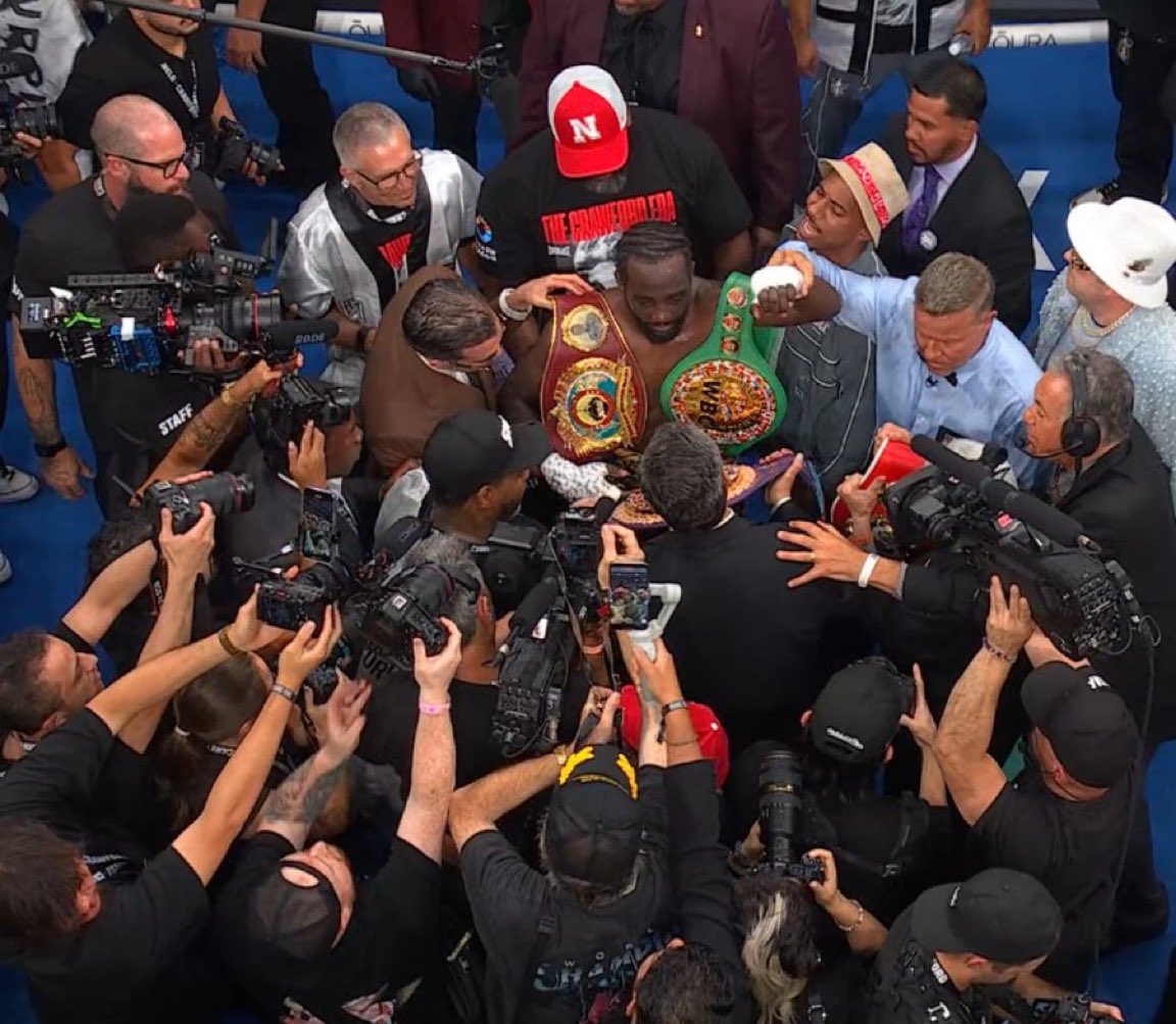 👑 #CaneloVsCrawford