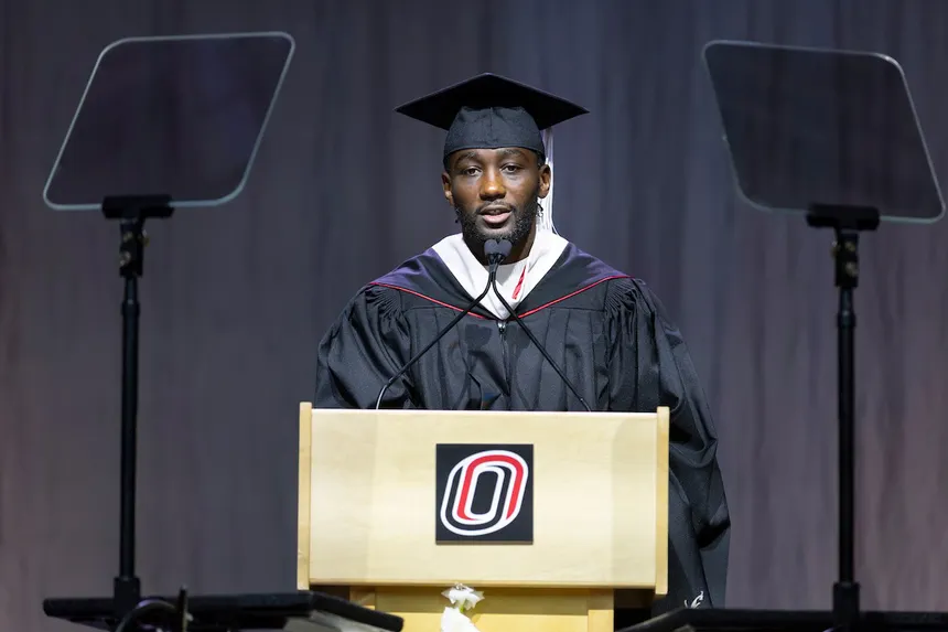 wydjett's tweet photo. I GRADUATED WITH THE CHAMP #uno #crawfordvscanelo https://t.co/wvRrBMrruG