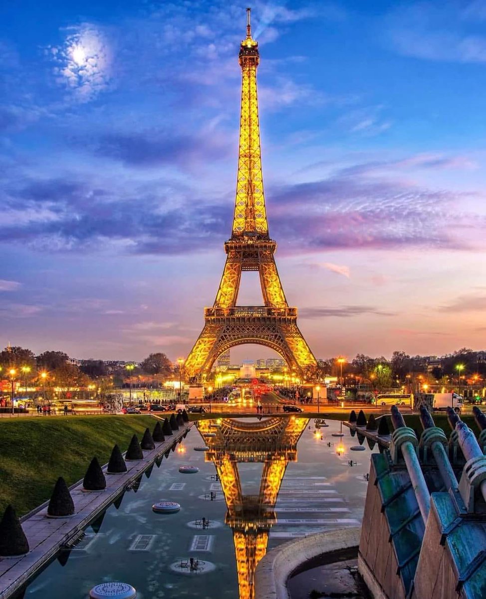 Just before Sunset ˜‰ is a perfect time to visit Eiffel Tower.