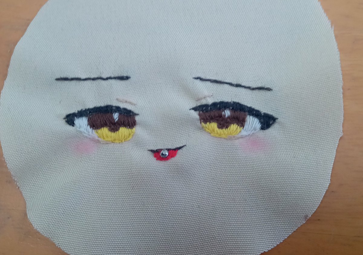 一旦刺繍は完成〜！
舌ピこれより小さいのなかった、w