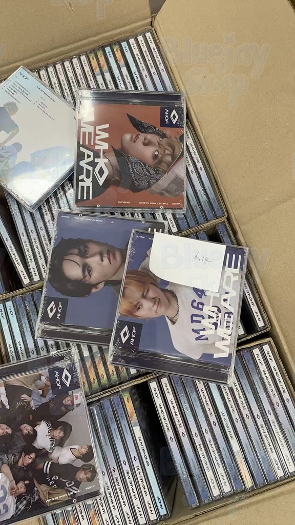 bluejayshop's tweet photo. #Bluejayshop_GA 
SEALED AHOF WHO WE ARE AND RANDOM UNSEALED ALBUM GIVEAWAY! 2 WINNERS 🥳

- follow us + https://t.co/xKhWWI7iJX 🔔
- like and retweet 
- reply

ends in 48hrs 🚶‍♀️ https://t.co/BocNcf2voZ