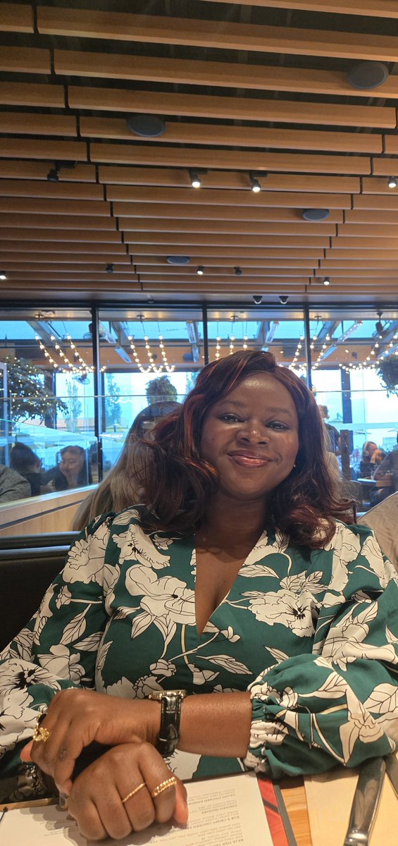mumz_pwiti's tweet photo. Just a woman in her thirties 🤭 #postbirthday https://t.co/ILnl6NXzcy