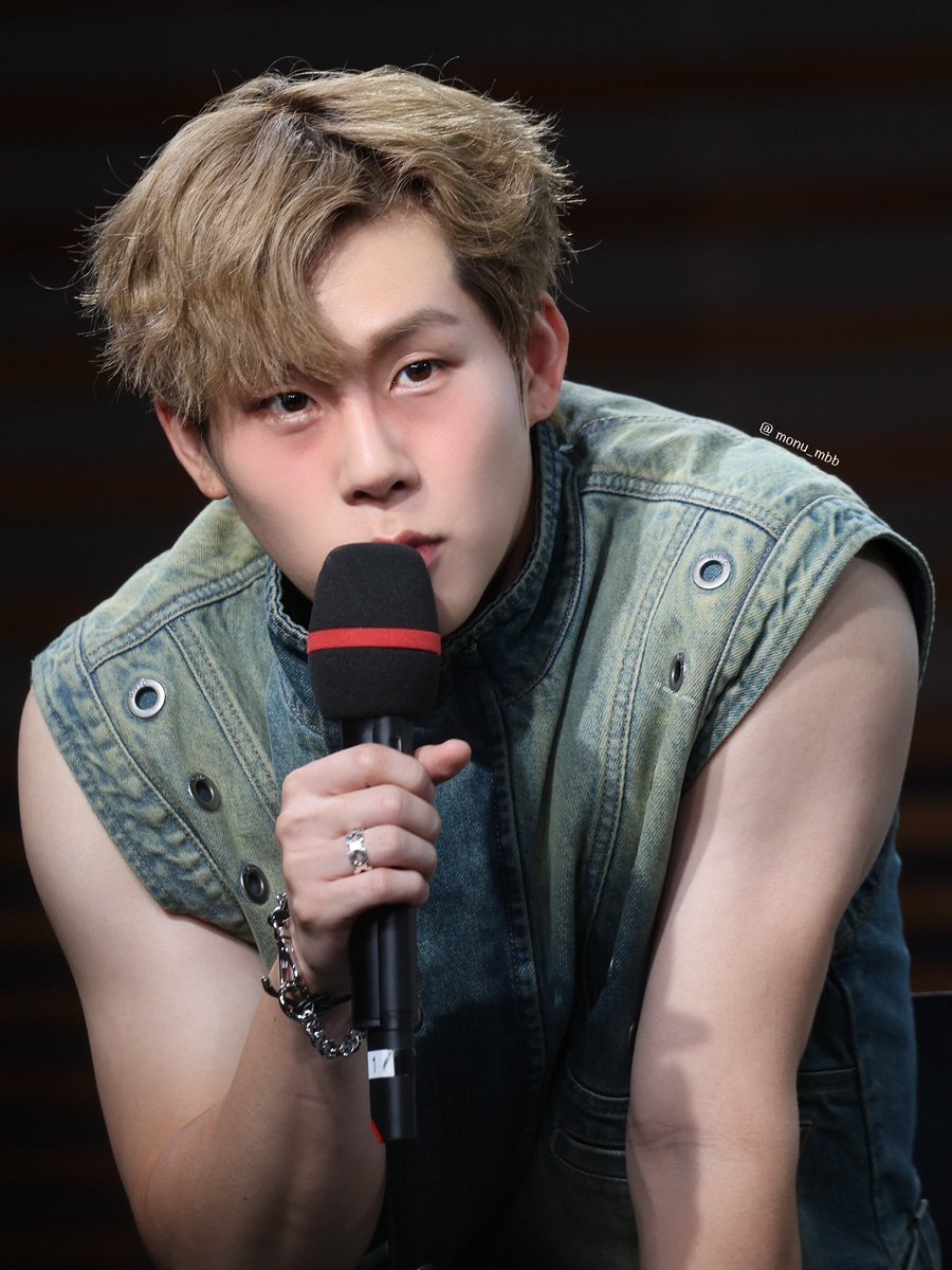 monu_mbb's tweet image. 250913 음악중심 미니팬미팅

아 허니 솜털 ㅠㅠㅠ