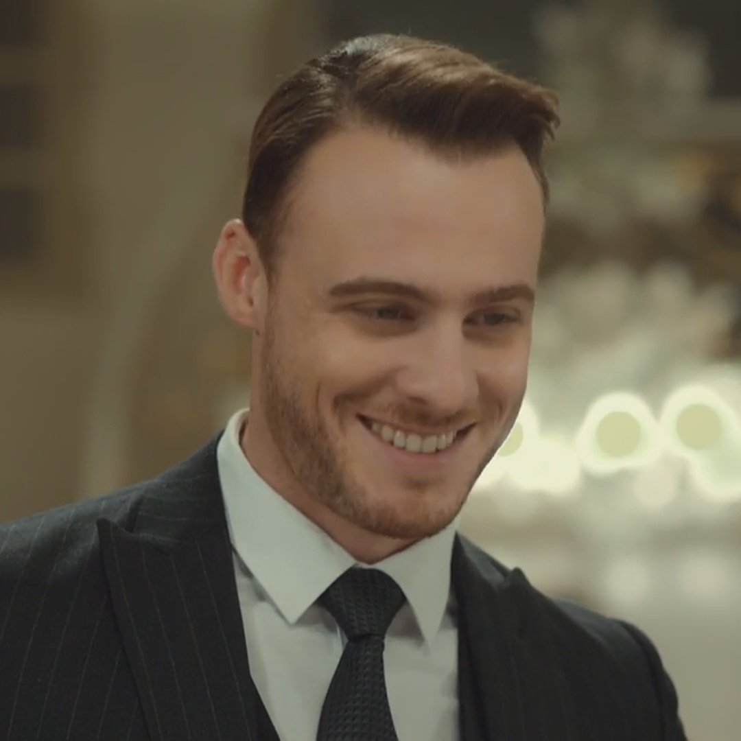 heyyshonaaaa's tweet image. serkan when someone asks him to kiss eda-
#edser