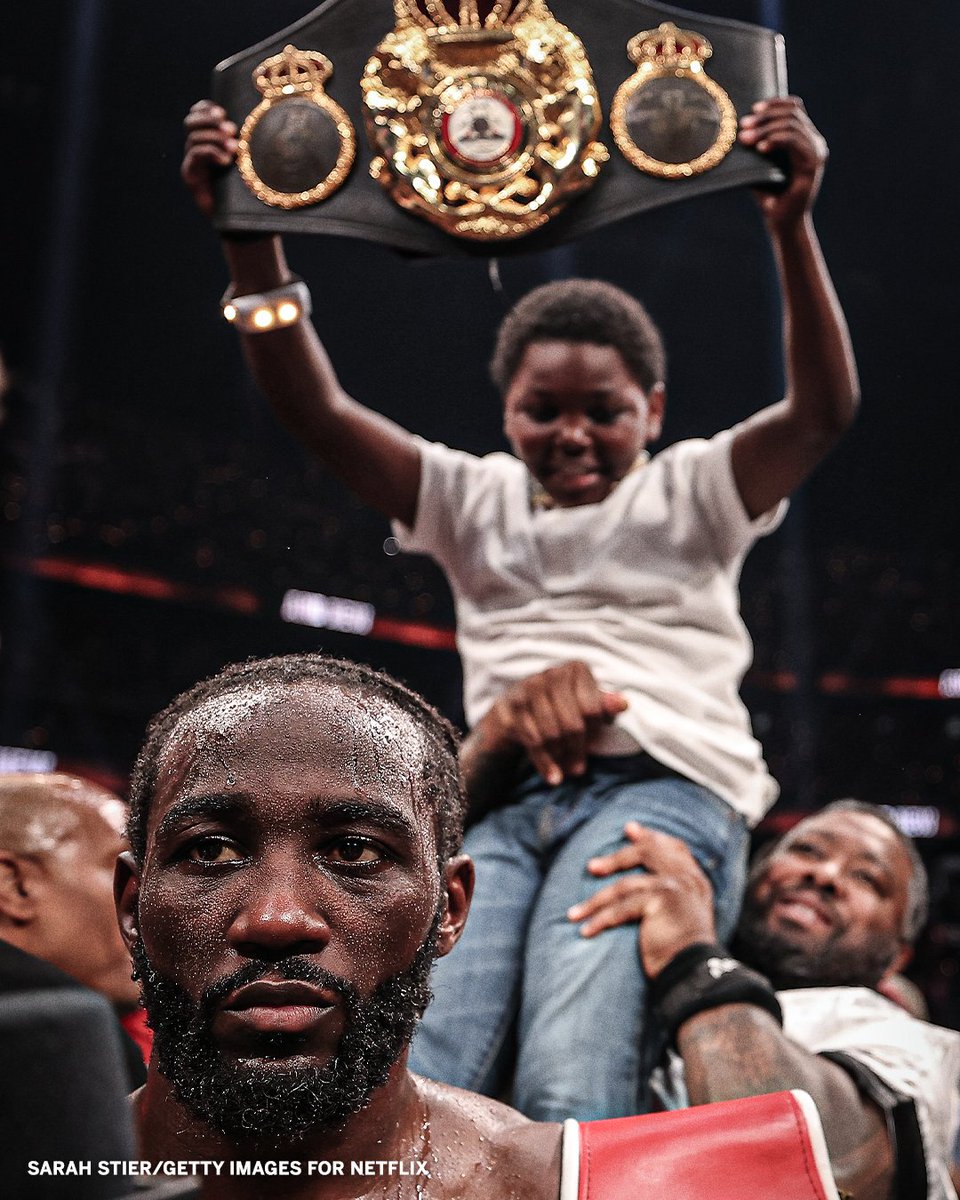 Terence Crawford's son in the back of this photo ❤️ #CrawfordCanelo

📸: Sarah Stier/Getty Images for Netflix
