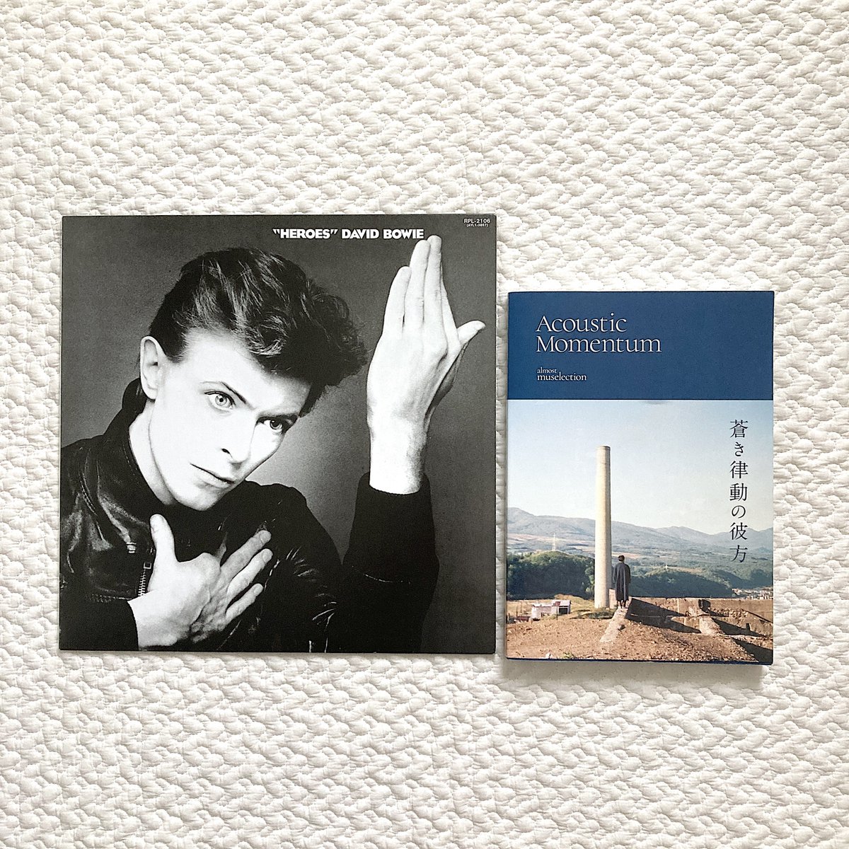 muselection's tweet image. ワ〜ィ！『Acoustic Momentum〜蒼き律動の彼方』
絶版だったシン・ネオアコ本を増刷再販します！
詳細はこちらでご確認を！
↓
instagram.com/p/DOknmZ9gfB-/…