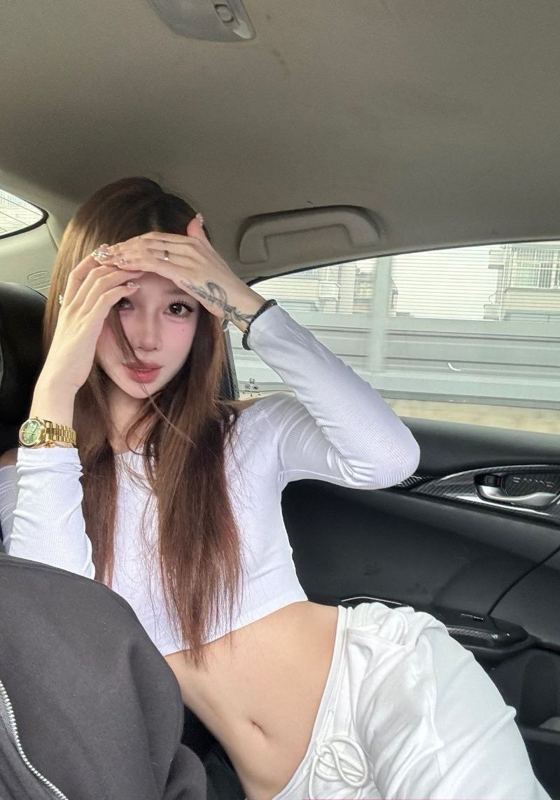 请叫我吃瓜王子！ tweet media