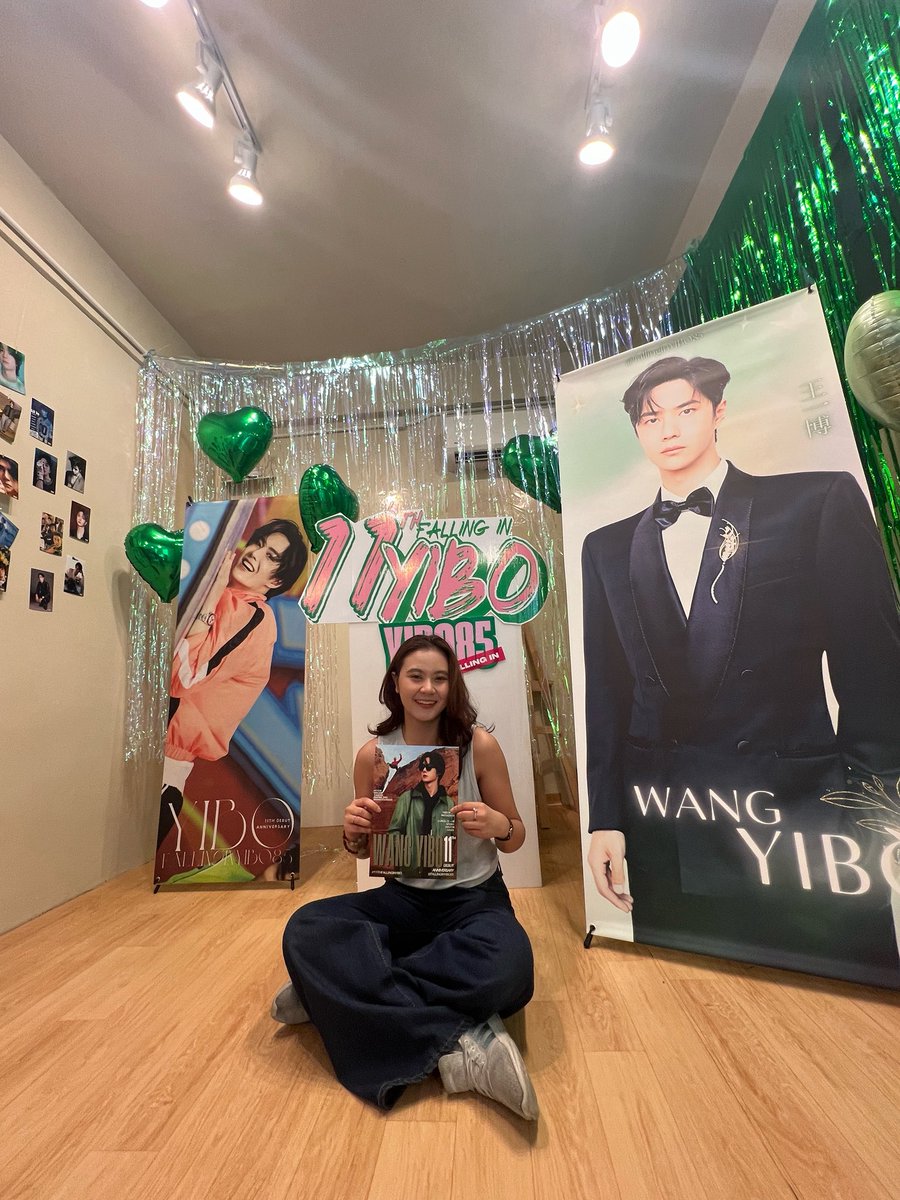 herethereiz's tweet photo. ต้องรีบมารีบกลับเพราะงานล้นมือมาก  แต่  มาแล้วหัวใจนุ้บนิ้บมาก จากหมดไฟคือมีใจทำงานต่อจริงๅ พี่ๆในงานน่ารักมาก ชั้น giveaway คือ น่ารักสุด ขอบคุณทีมคนจัดงานมากๆค่ะ  💚🫶🏻🥹 #11thFallingInYiBo #หวังอี้ป๋อ https://t.co/UYFdPXu0m6