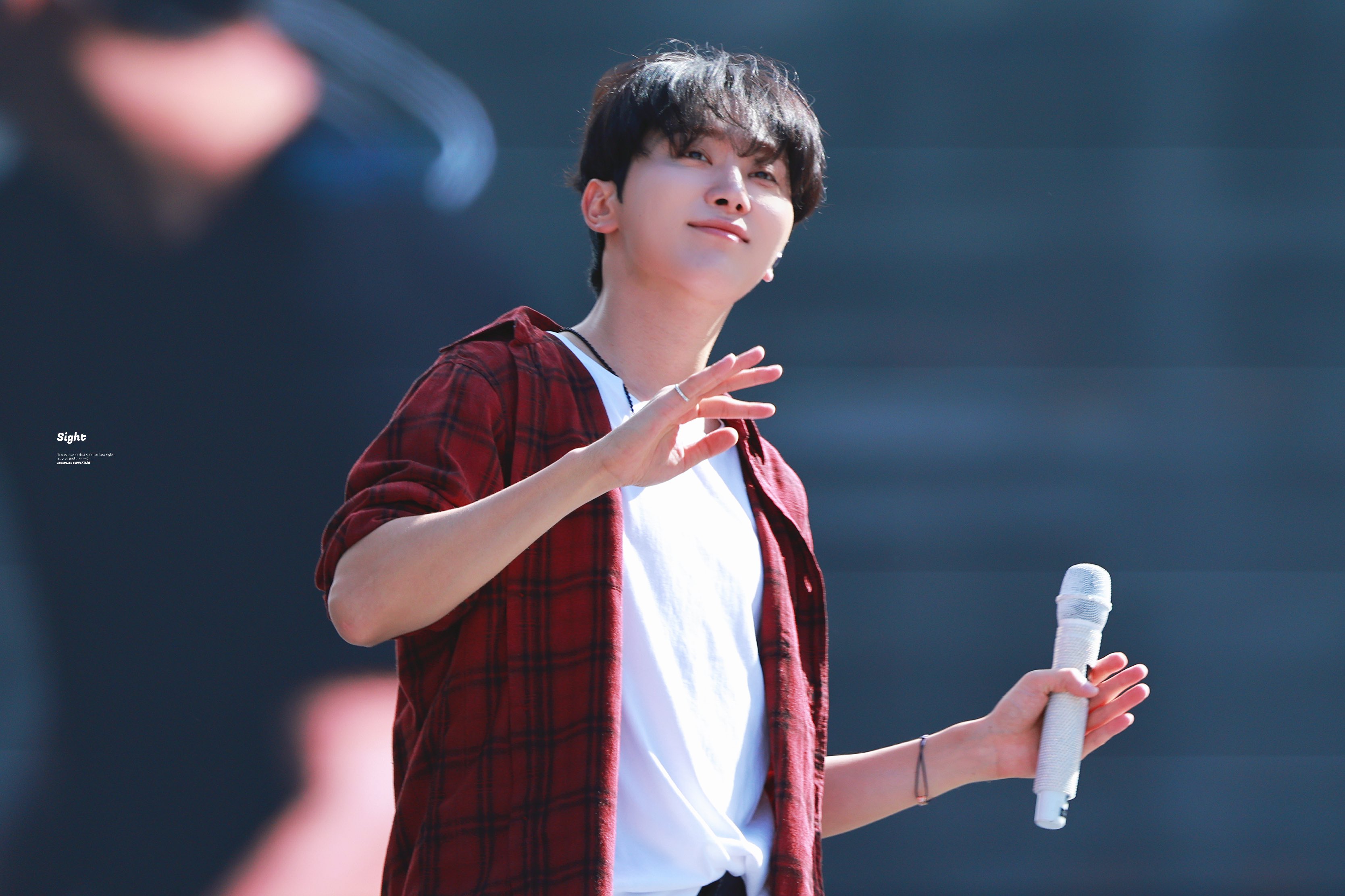 𝑠𝑖𝑔ℎ𝑡 on X: 