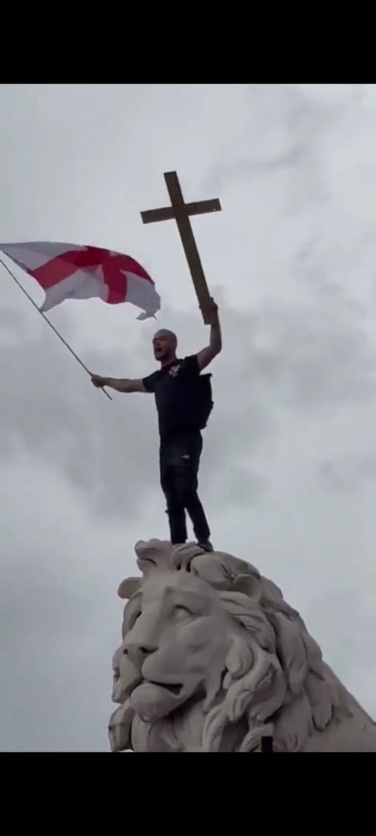 Rikki Doolan 🟣 (@realrikkidoolan) on Twitter photo This image summarises the day, the mood, and awakening! ✝️🏴🇬🇧
Hallelujah! 
It’s happening !! This image summarises the day, the mood, and awakening! ✝️🏴🇬🇧
Hallelujah! 
It’s happening !!