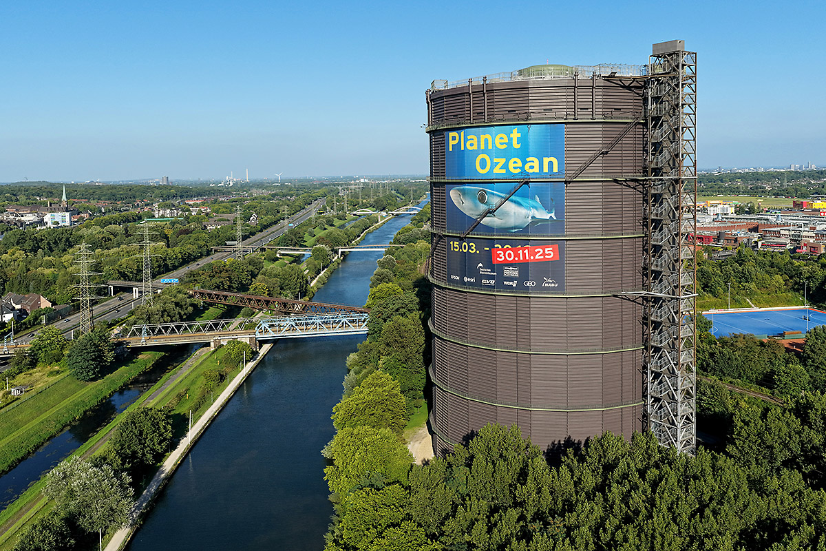 Hoch hinaus ging es für die Kamera von Uwe Grützner, Fotografenmeister an der TU Dortmund – Fakultät Raumplanung. Mit Hilfe einer Drohne gelangen dieses „abgehobene“ #Gasometer Bild der Woche .