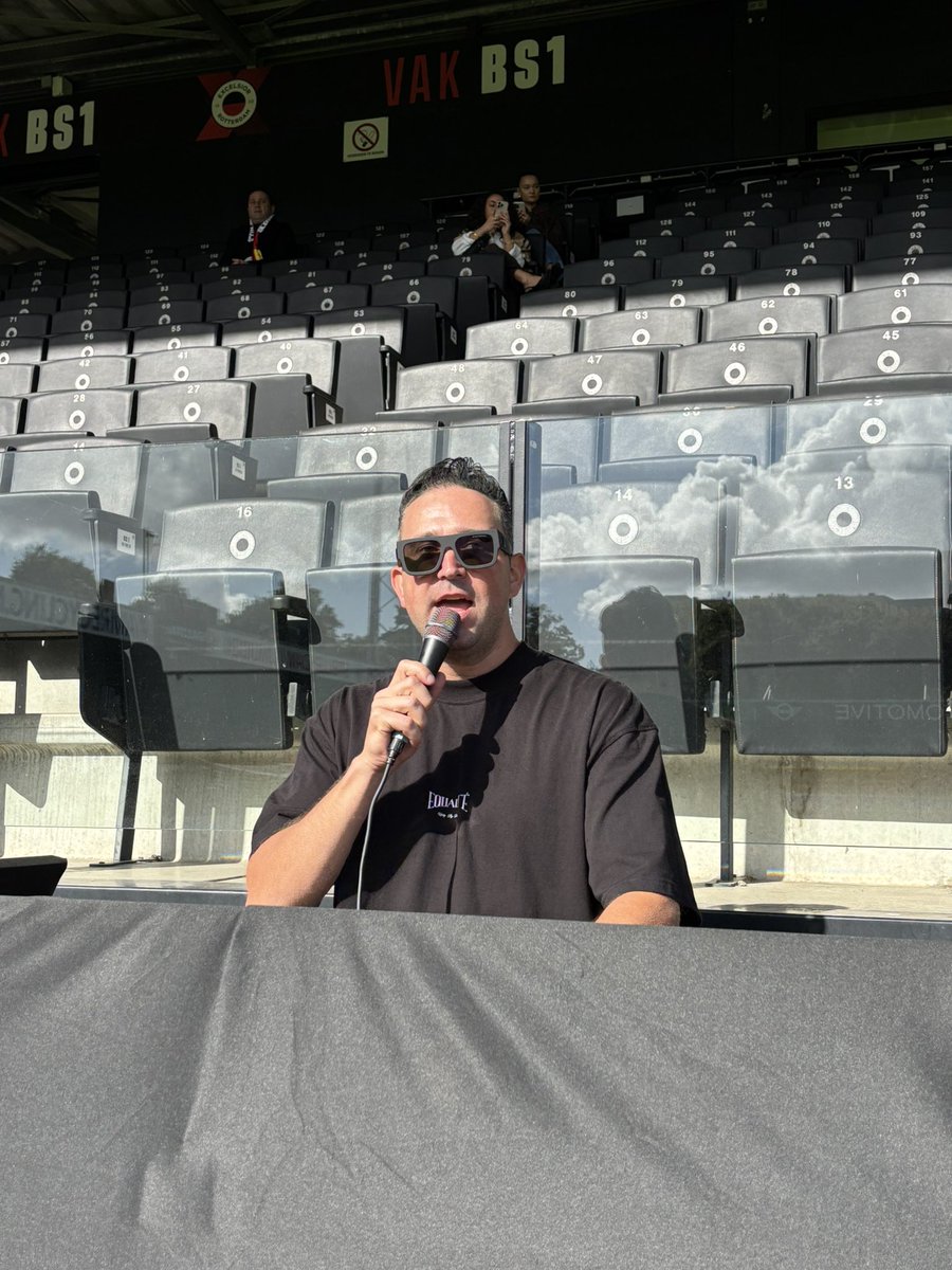 Vanaf 12 uur op Radio Rijnmond: Uitgebreid verslag van #excspa

45 min voor de wedstrijd:
🗣️ Steijn en Auassar zijn de enige op het veld
📻 Collega <a href="/PhilipvanEs1/">Philip van Es</a> zorgt ervoor dat we straks goed te horen zijn
🪩 Beste man op Woudestein is de DJ