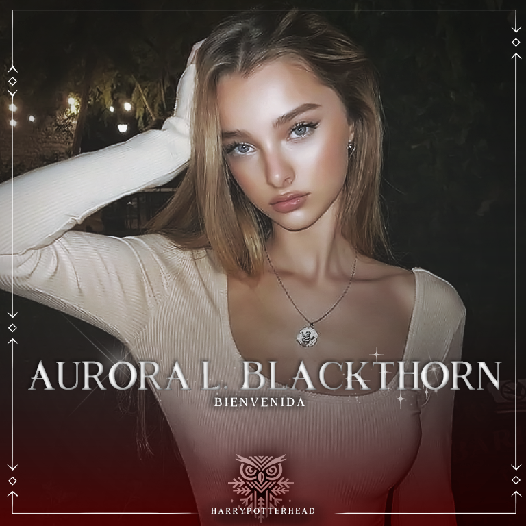 h_potterhead1's tweet photo. #bienvenida #personajes #foroderol #harrypotterhead #auroralblackthorn #comunidadderol #rolhispano #estudiante #hogwarts #gryffindor https://t.co/lSBxG0JtLQ