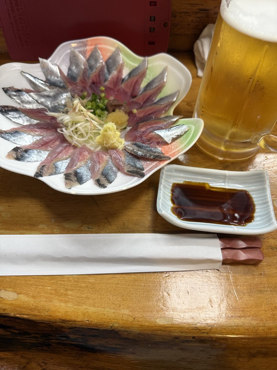 medhiaaaa's tweet photo. サンマの刺しと焼きで、ビールが進みます！！んまーっ！！ https://t.co/61KfZMOThL