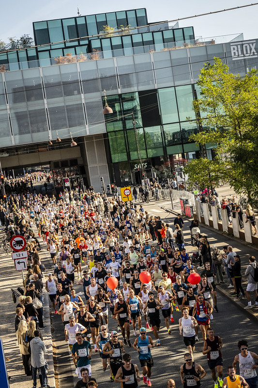 Husk, at du kan heppe på deltagerne til CPH Half hjemme fra din dagligstue. 

Løbet bliver sendt direkte på DR2 fra kl. 9.15 med live-kommentering af Tobias Boldt og Mikkel Larsen. 📺
<a href="/DanmarksRadioDR/">DR</a>