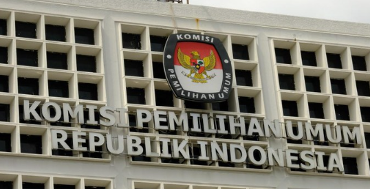 lawjustice_co's tweet photo. Buat Aturan Rahasiakan Data Capres-Cawapres, Apakan KPU Ditekan? 

@KPU_ID #kpu #capres #cawapres
https://t.co/aYD85qXFoW https://t.co/fTNgDKhtt4