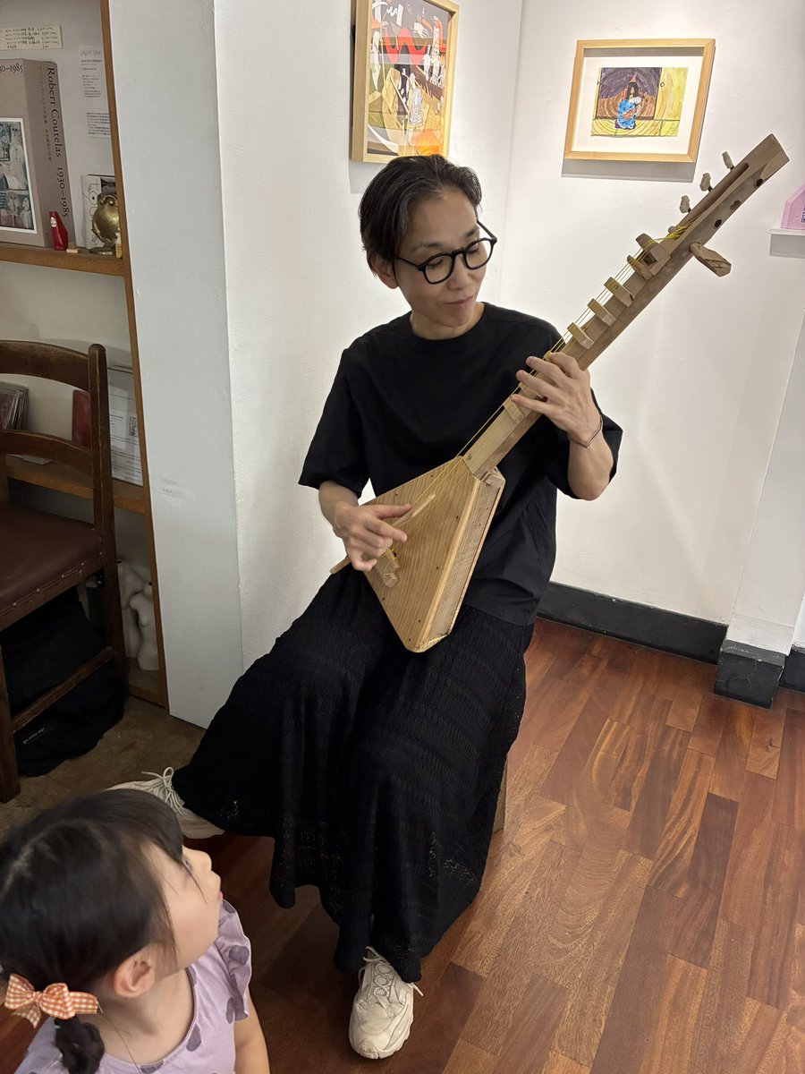 33misaaaaaaaa33's tweet photo. 金柑画廊へ萌児くんの個展” Hoichi 途中経過点”行って参りました！！！
絵コンテや実際に使った切り絵で作られた作品や原画、制作動画、もちろんHoichiのアニメーション も手作りの琵琶と共に、、、絶対に絶対に見た方がいい‼️
情報量の渦により、また行って原画を選びたいです！購入できるとは… https://t.co/z3w4kMBZDR