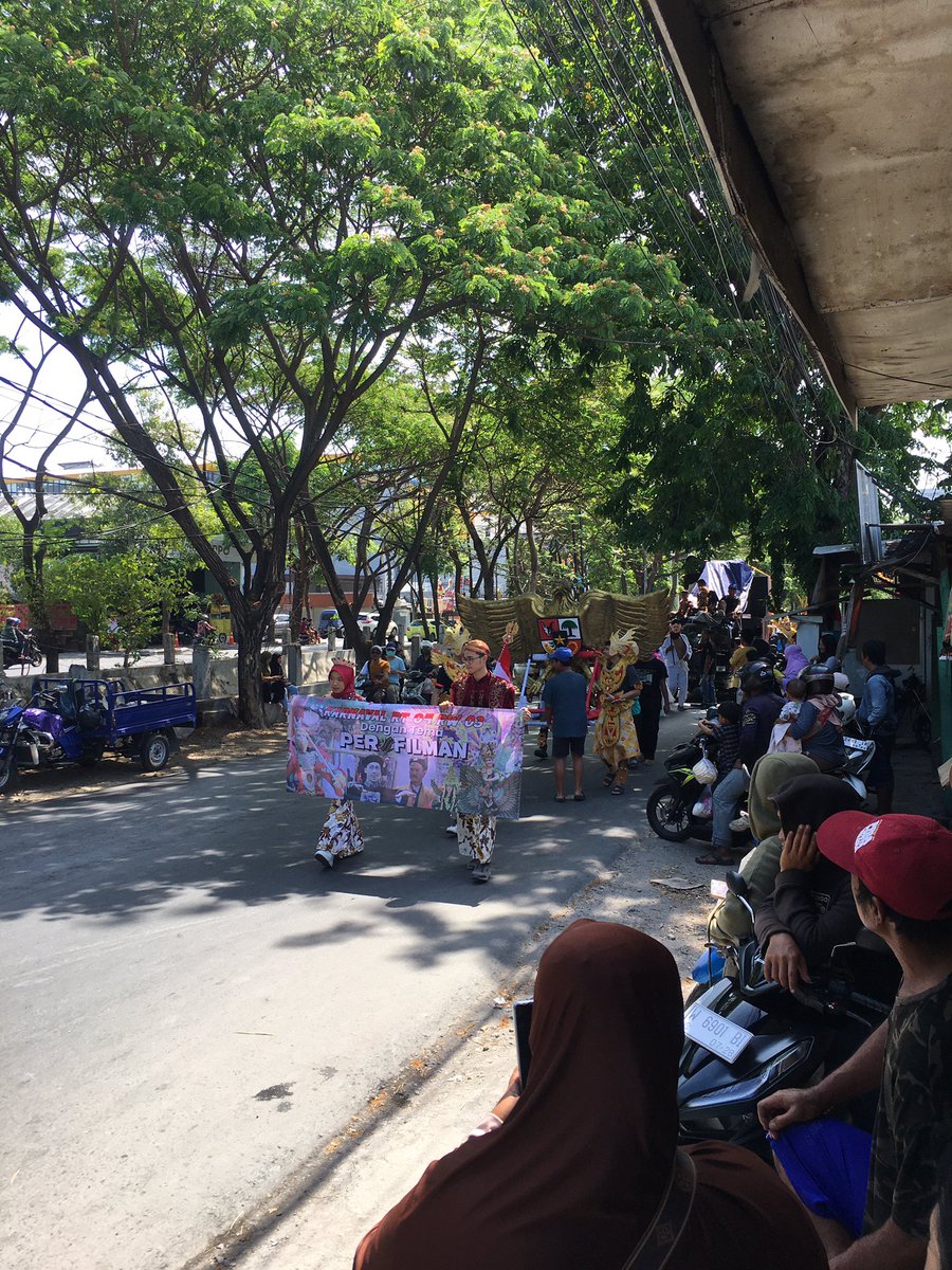 buat kawan <a href="/e100ss/">Radio Suara Surabaya</a>, hindari jalan raya menganti wiyung, dikarenakan ada karnaval atau kirap budaya warga dukuh karangan, dari pertigaan royal residen hingga rumah sakit sejahtera.