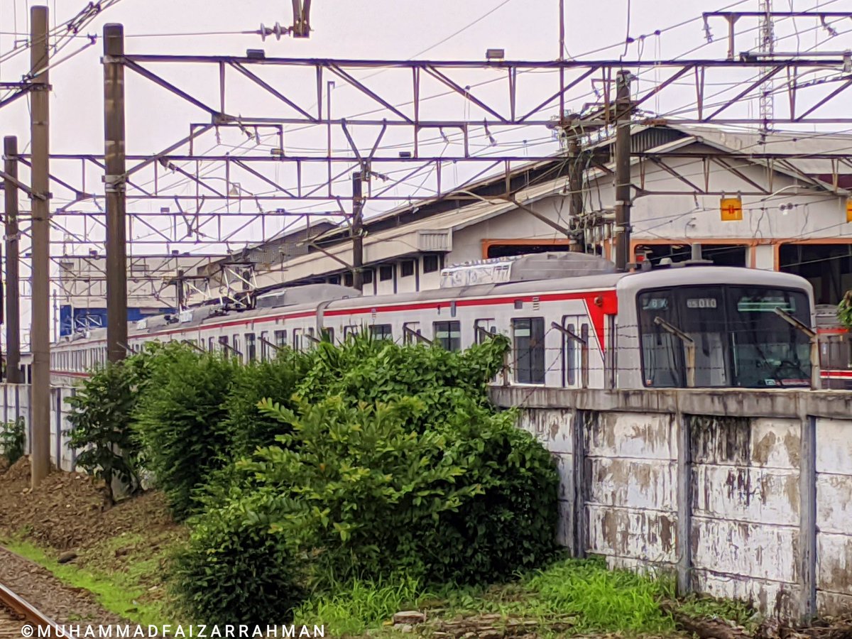 yoasobiloved's tweet photo. 昨日、2025年9月13日に、東京メトロ05-110F系電車がデポック車両基地からボゴールまで臨時列車として運行され、その後ボゴール車両基地に入換して留置されるとの情報がありました。
•
TM 05-110F Ex Tozai Line.
•
#fotosepur #05系 #東京地下鉄05系 #05series #tm05 https://t.co/IzNPG6oDkO