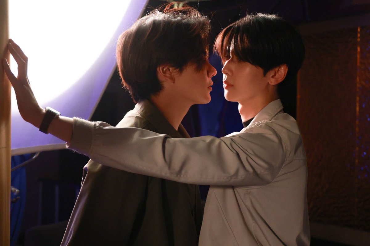 ระหว่างรอรูป Q6 ขอเสิร์ฟด้วยรูปเก่าไปก่อน พอดีตอนนี้ติดฝนอยู่ 😳

#DareYouToDeath
#GMMTV